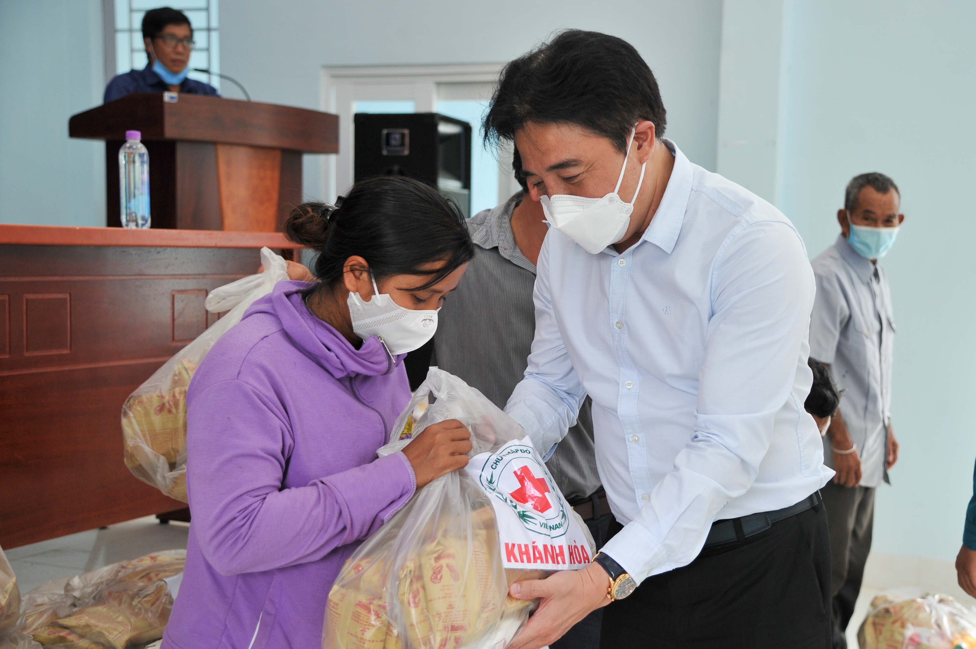 Tăng cường xây dựng ý thức tôn trọng Nhân dân, phát huy dân chủ, chăm lo đời sống Nhân dân theo tư tưởng, đạo đức, phong cách Hồ Chí Minh  trên địa bàn tỉnh Khánh Hòa